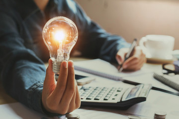 《江畔独步寻花》的全诗是哪位大诗人写的？