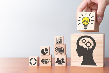 谁有初一上数学的一元一次方程应用题-