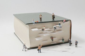 谁有初一上数学的一元一次方程应用题-