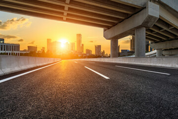 谁有初一上数学的一元一次方程应用题-